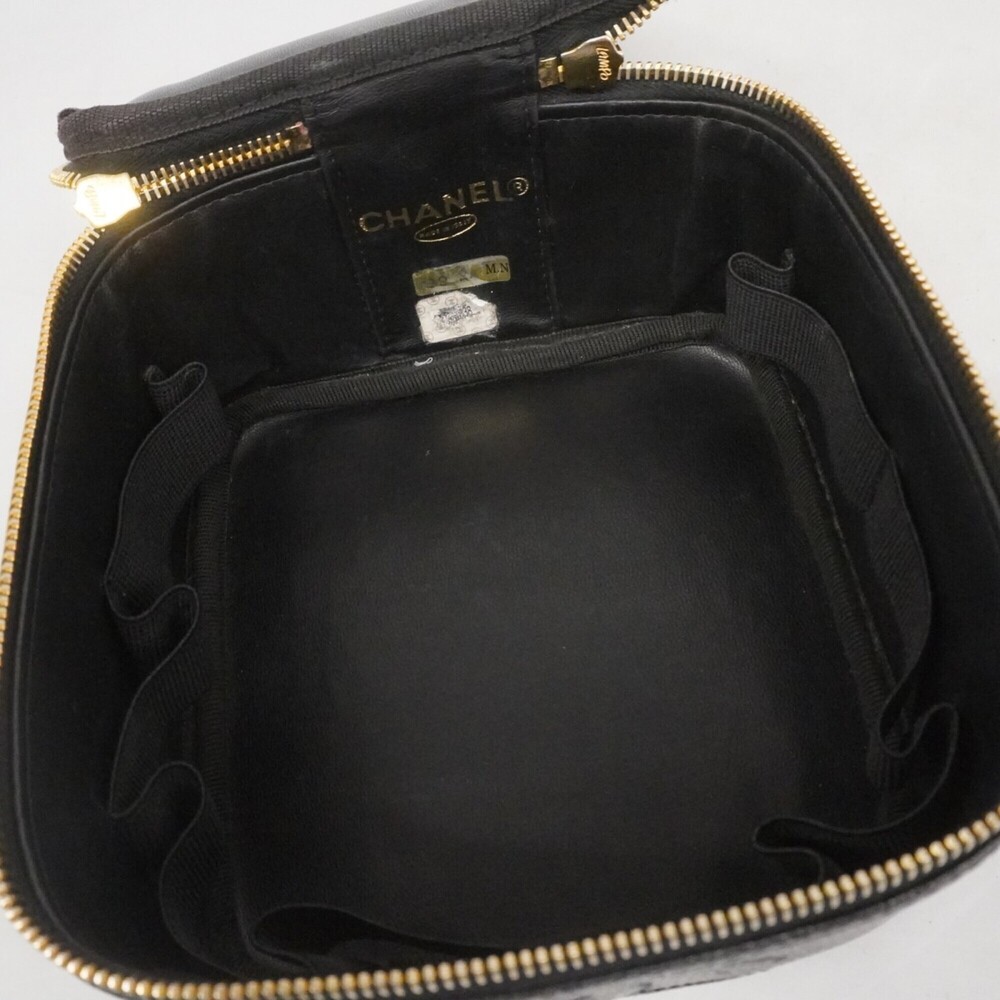 CHANEL Black Caviar Leather Vanity Bag - Picture 4 of 10